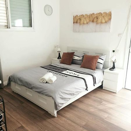 Magnifique Studio Avec Grande Terasse A Tel Aviv Lägenhet Exteriör bild